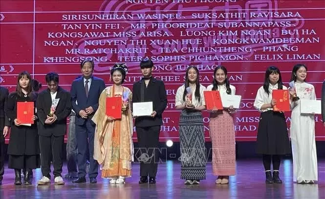 Vietnamese students win prizes at video contest in China Vietnamese students win prizes at video contest in China