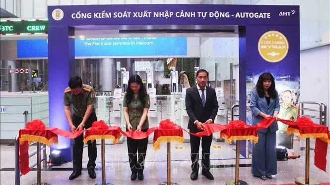 Automatic immigration gates officially put into operation at Da Nang airport