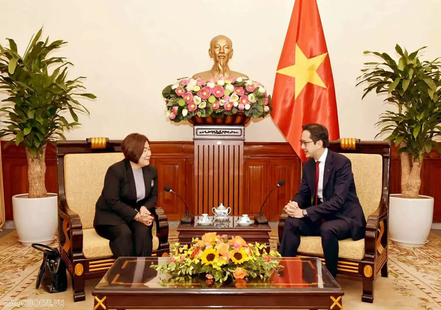 Deputy Minister Do Hung Viet receives Executive Director of the Mekong River Commission Deputy Minister Do Hung Viet receives Executive Director of the Mekong River Commission