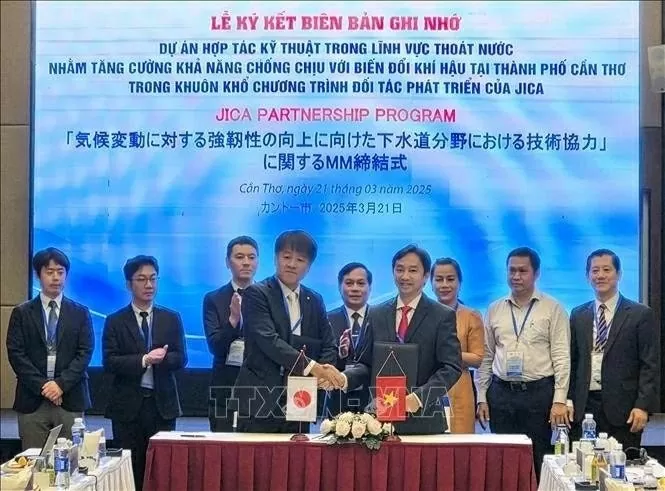 At the MoU signing ceremony. (Photo: VNA)