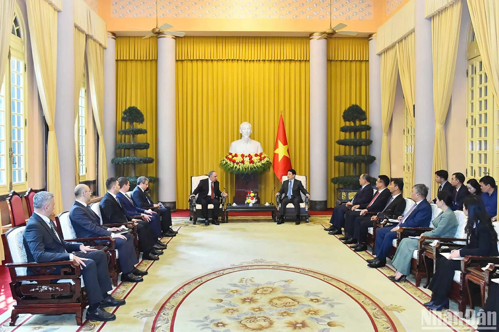 President Luong Cuong receives Prosecutor General of Azerbaijan