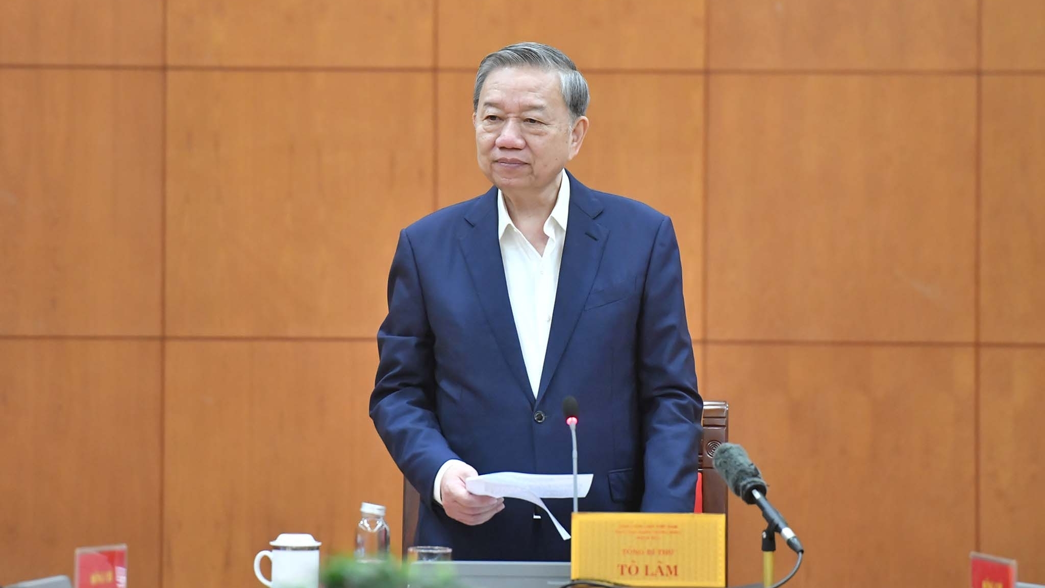 General Secretary To Lam chairs meeting of 14th National Party Congress’s Sub-committee for personnel affairs