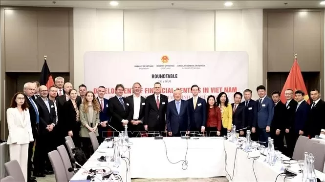 Deputy PM Nguyen Hoa Binh working visit to Germany to discuss plans for financial centre development