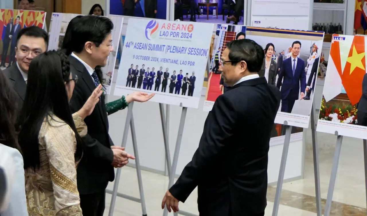 Welcome ceremony held for Singaporean Prime Minister Lawrence Wong Welcome ceremony held for Singaporean Prime Minister Lawrence Wong