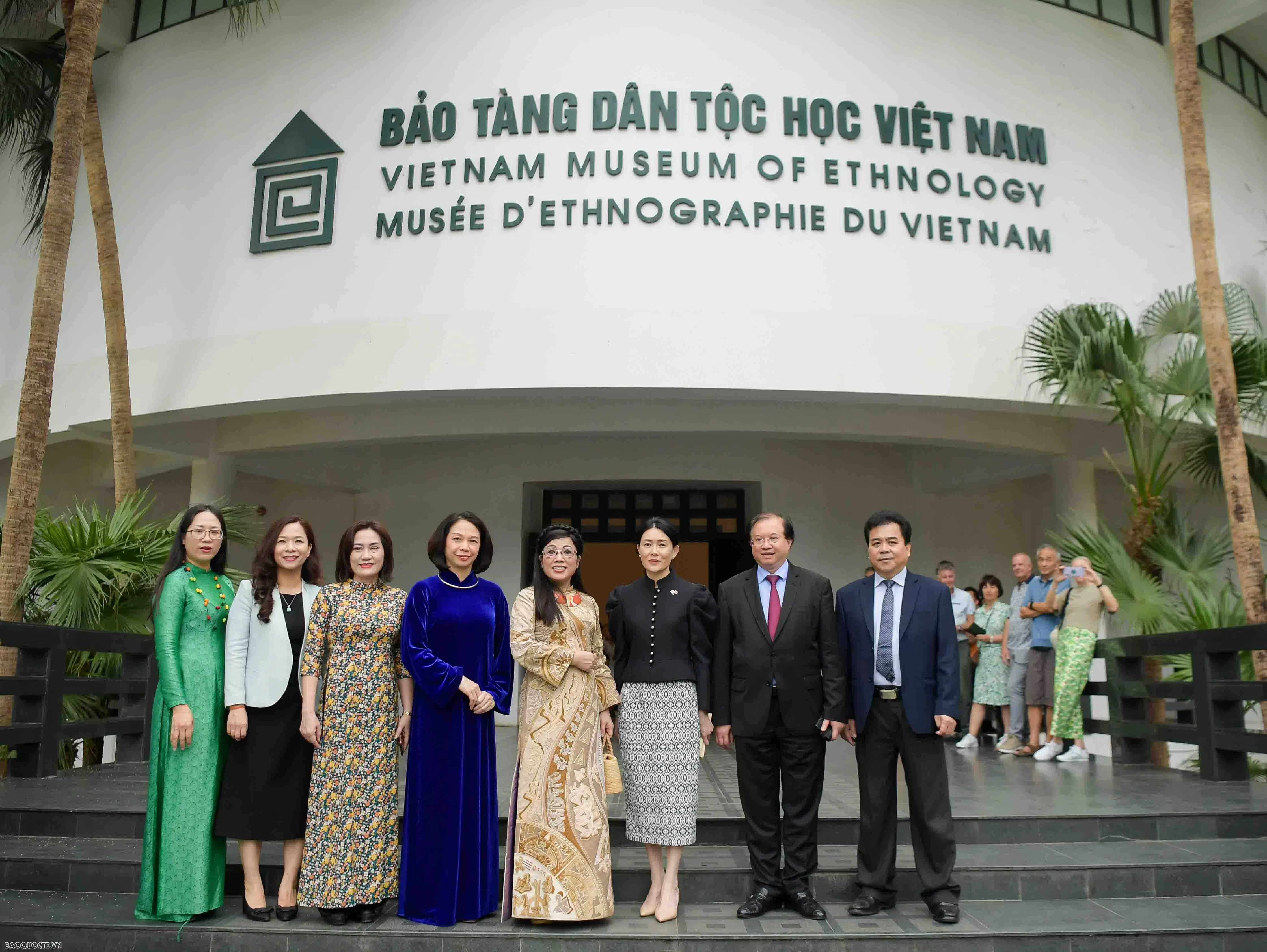 Spouses of Vietnamese, Singaporean Prime Ministers tour Vietnam Museum of Ethnology Spouses of Vietnamese, Singaporean Prime Ministers tour Vietnam Museum of Ethnology