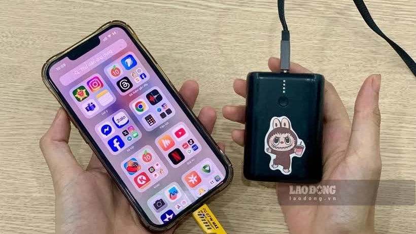 Airlines tighten regulations on power banks to prevent explosion fears