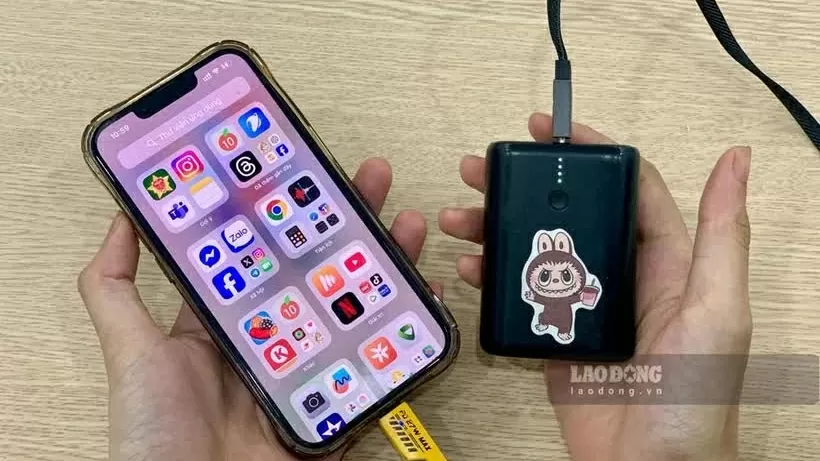 Airlines tighten regulations on power banks to prevent explosion fears