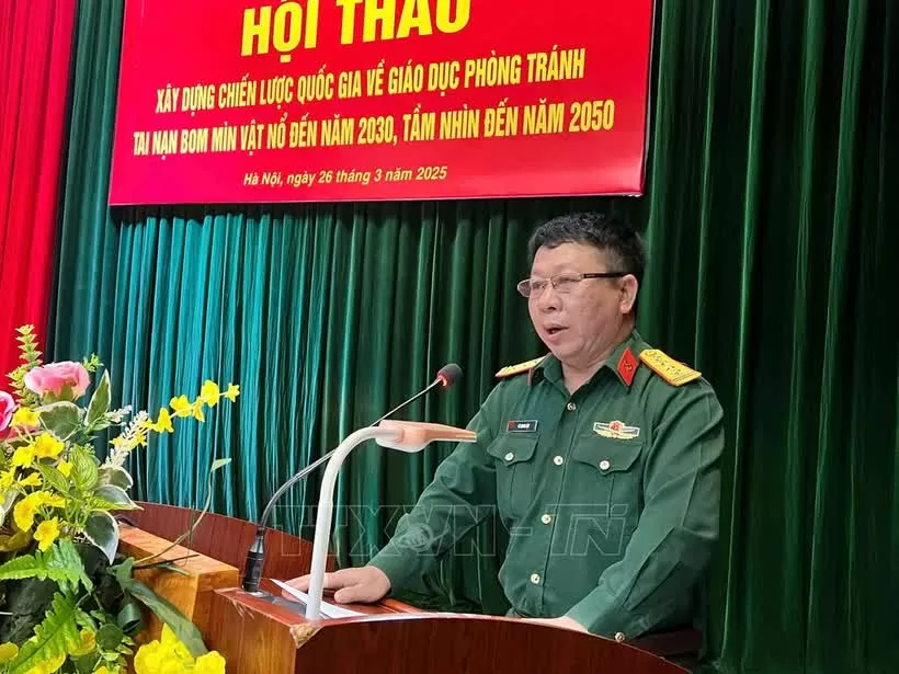 Vietnam to build strategy for education on bomb, mine accident prevention Vietnam to build strategy for education on bomb, mine accident prevention
