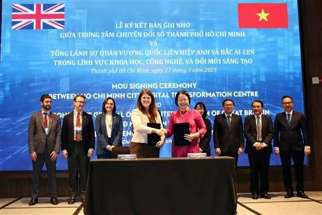 Ho Chi Minh City, UK Consulate General signed MOU to strengthen partnership in digital transformation, innovation