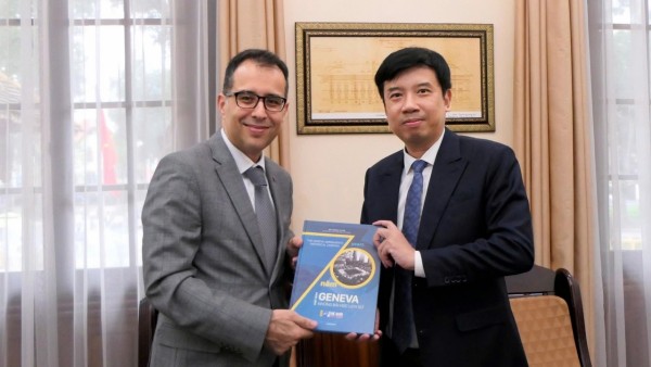 Turkish Ambassador Korhan Kemik visits the Word and Vietnam Report