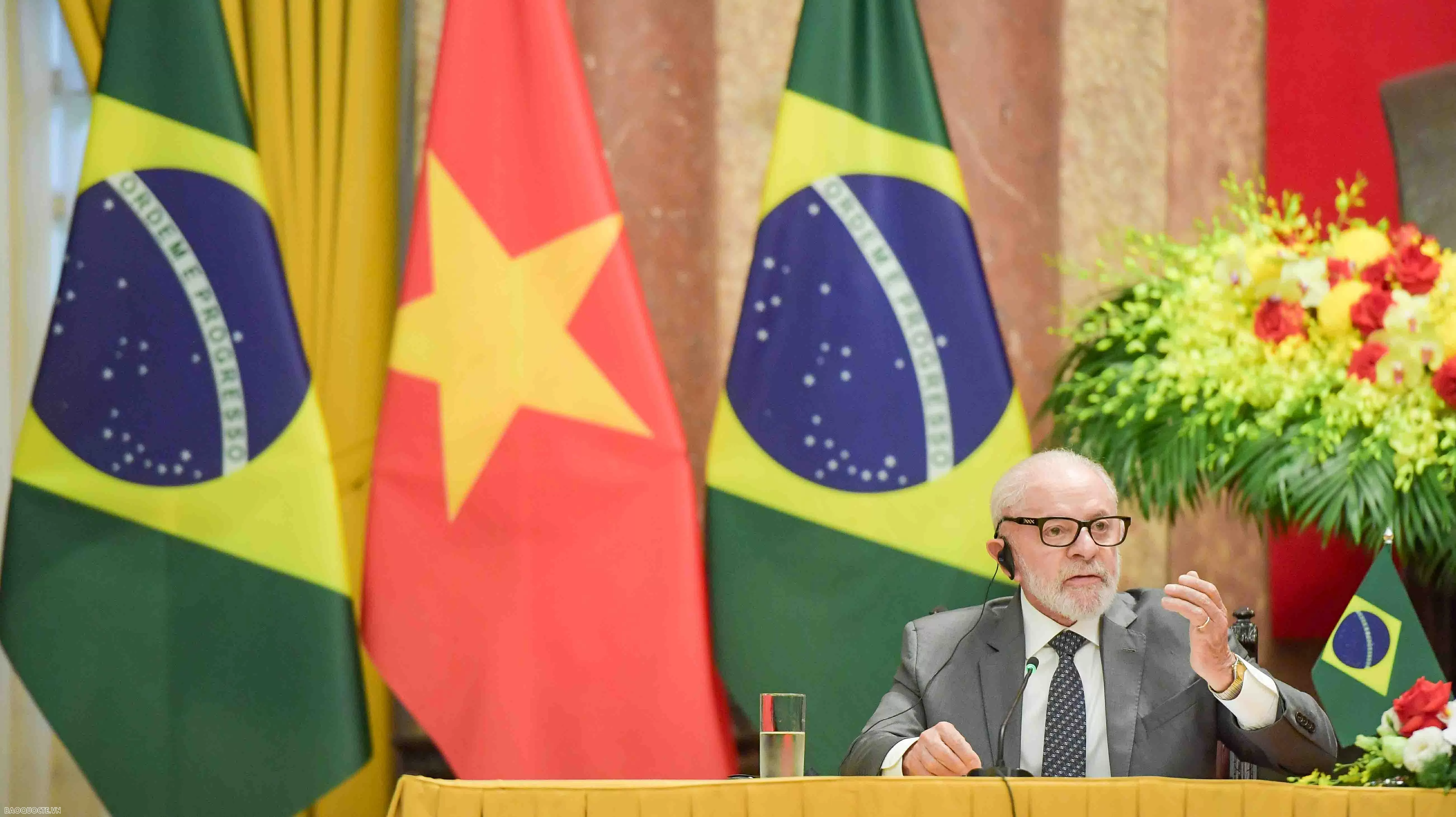 Vietnam, Brazilia Presidents meet with the press informing on outcomes of their talks
