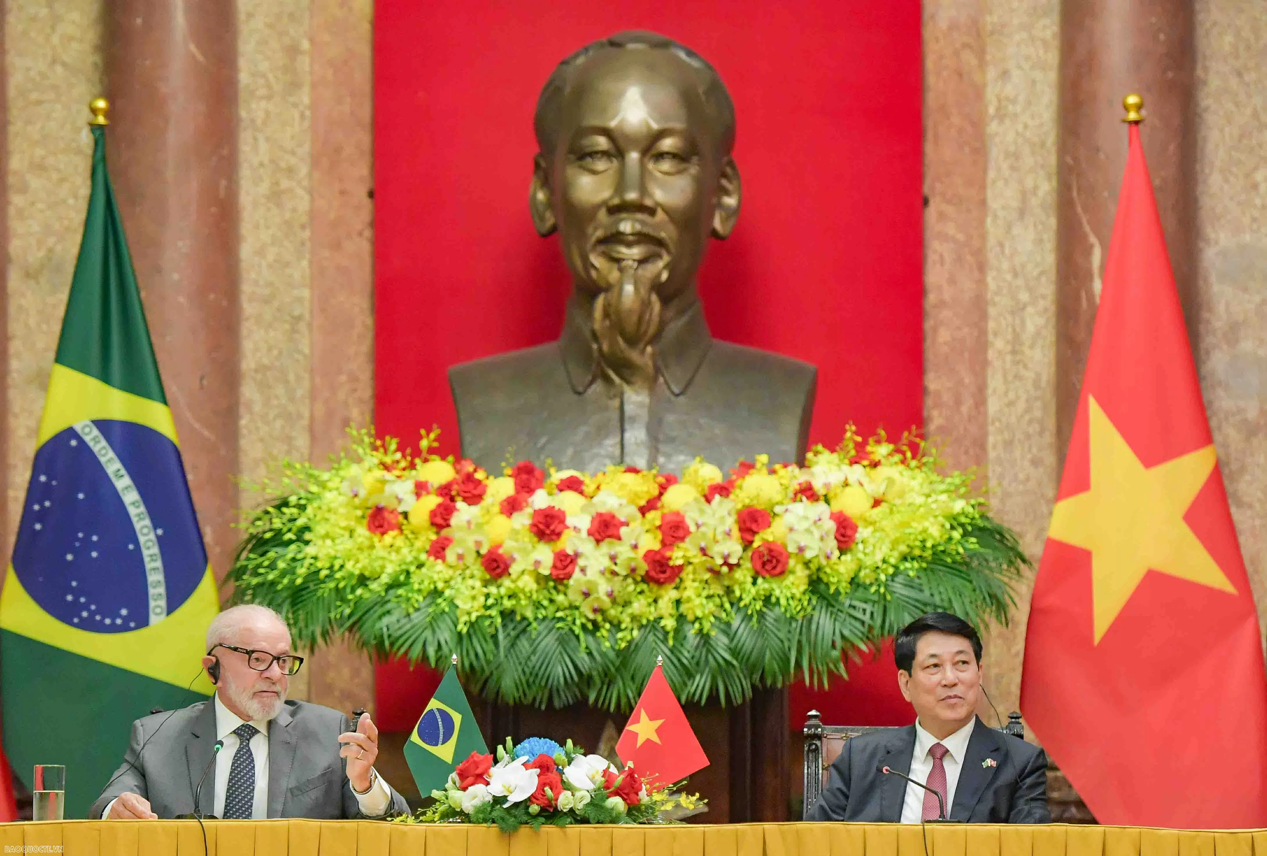 Vietnam, Brazilia Presidents meet with the press informing on outcomes of their talks Vietnam, Brazilia Presidents meet with the press informing on outcomes of their talks