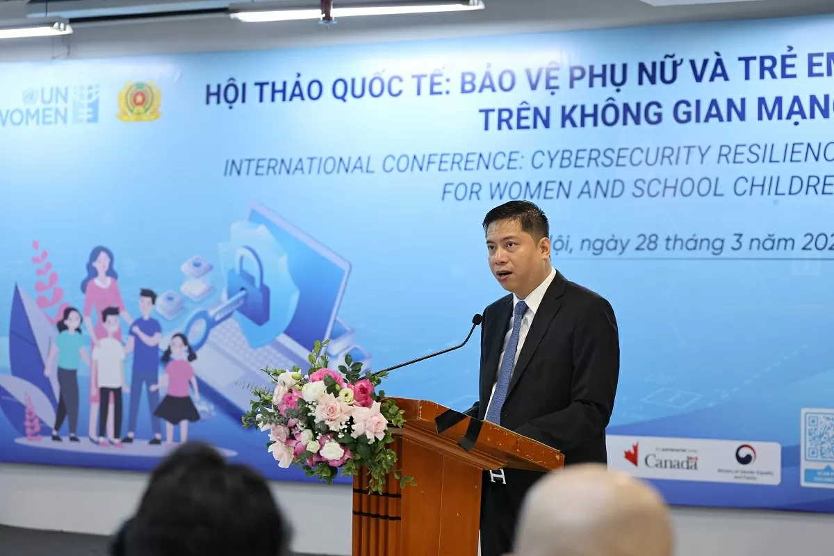 Thượng tá Đỗ Anh Tuấn, Trưởng phòng, Cục Đối ngoại Bộ Công an. Thượng tá Đỗ Anh Tuấn, Trưởng phòng, Cục Đối ngoại Bộ Công an.