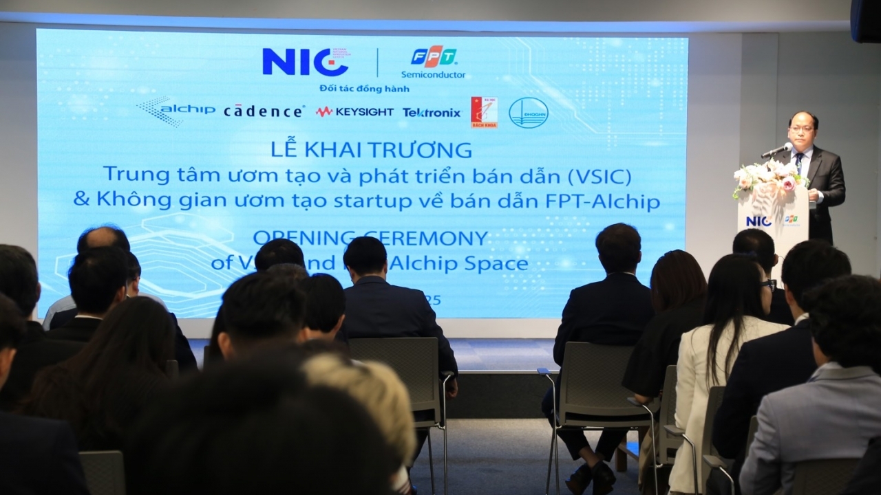 The Vietnam Semiconductor Innovation Centre is unveiled in Hanoi