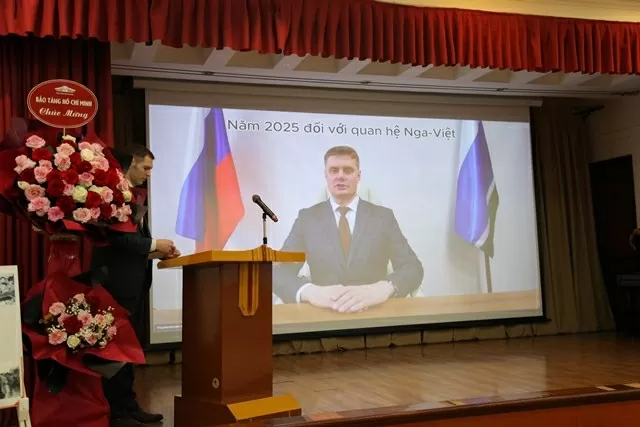 A gift from Russia to Vietnamese people A gift from Russia to Vietnamese people