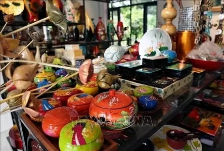 Hanoi boosts economy through craft village development