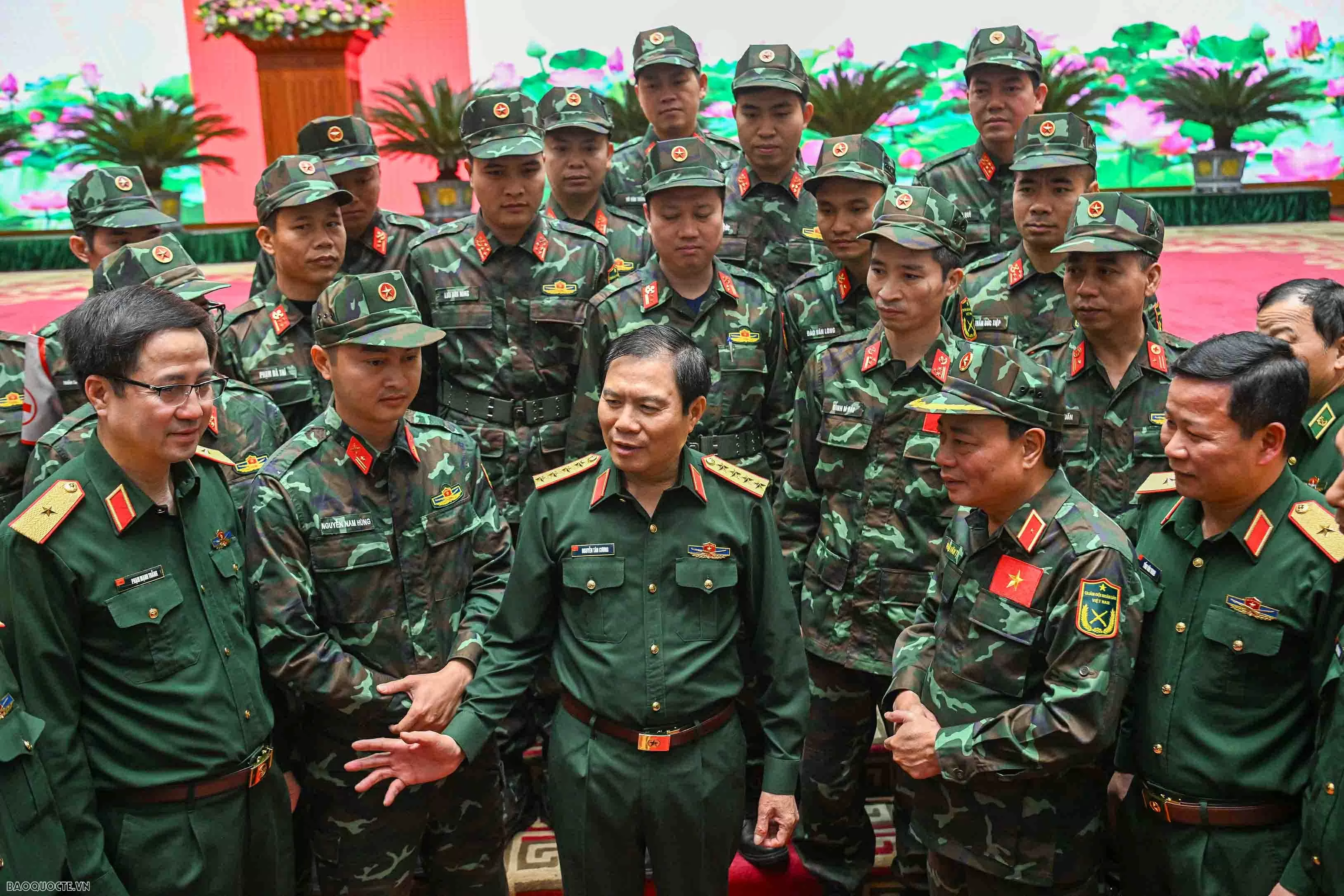 Cứu trợ động đất tại Myanmar: Đại tướng Nguyễn Tân Cương giao phát huy tinh thần ‘Tướng quân tại ngoại’ Cứu trợ động đất tại Myanmar: Đại tướng Nguyễn Tân Cương giao phát huy tinh thần ‘Tướng quân tại ngoại’