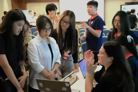 Hanoi boosts economy through craft village development Hanoi boosts economy through craft village development