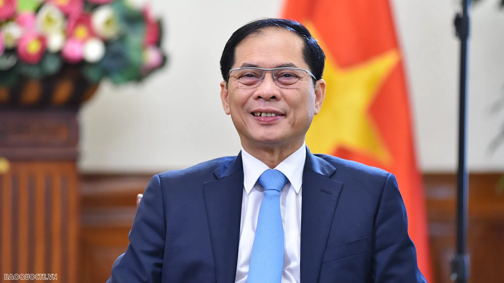 Phó Thủ tướng, Bộ trưởng Ngoại giao Bùi Thanh Sơn ghi hình trả lời phỏng vấn về việc Việt Nam đăng cai tổ chức Hội nghị thượng đỉnh P4G tai Hà Nội (tháng 4/2025). (Ảnh: Thành Long) Phó Thủ tướng, Bộ trưởng Ngoại giao Bùi Thanh Sơn ghi hình trả lời phỏng vấn về việc Việt Nam đăng cai tổ chức Hội nghị thượng đỉnh P4G tai Hà Nội (tháng 4/2025). (Ảnh: Thành Long)