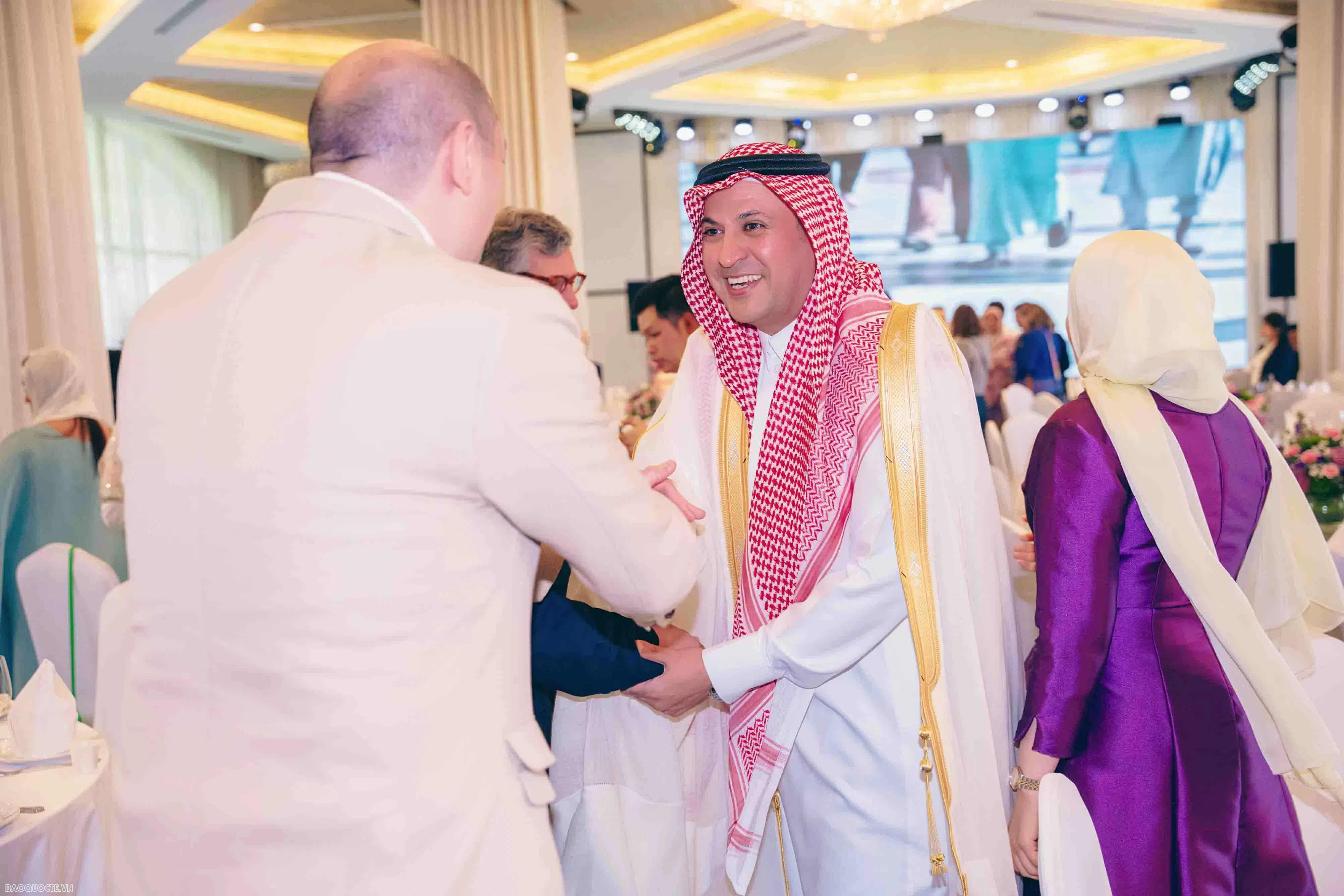 Embassies of Muslim countries host grand Eid al-Fitr celebration in Hanoi: Message of Peace, Coexistence, and Solidarity Embassies of Muslim countries host grand Eid al-Fitr celebration in Hanoi: Message of Peace, Coexistence, and Solidarity