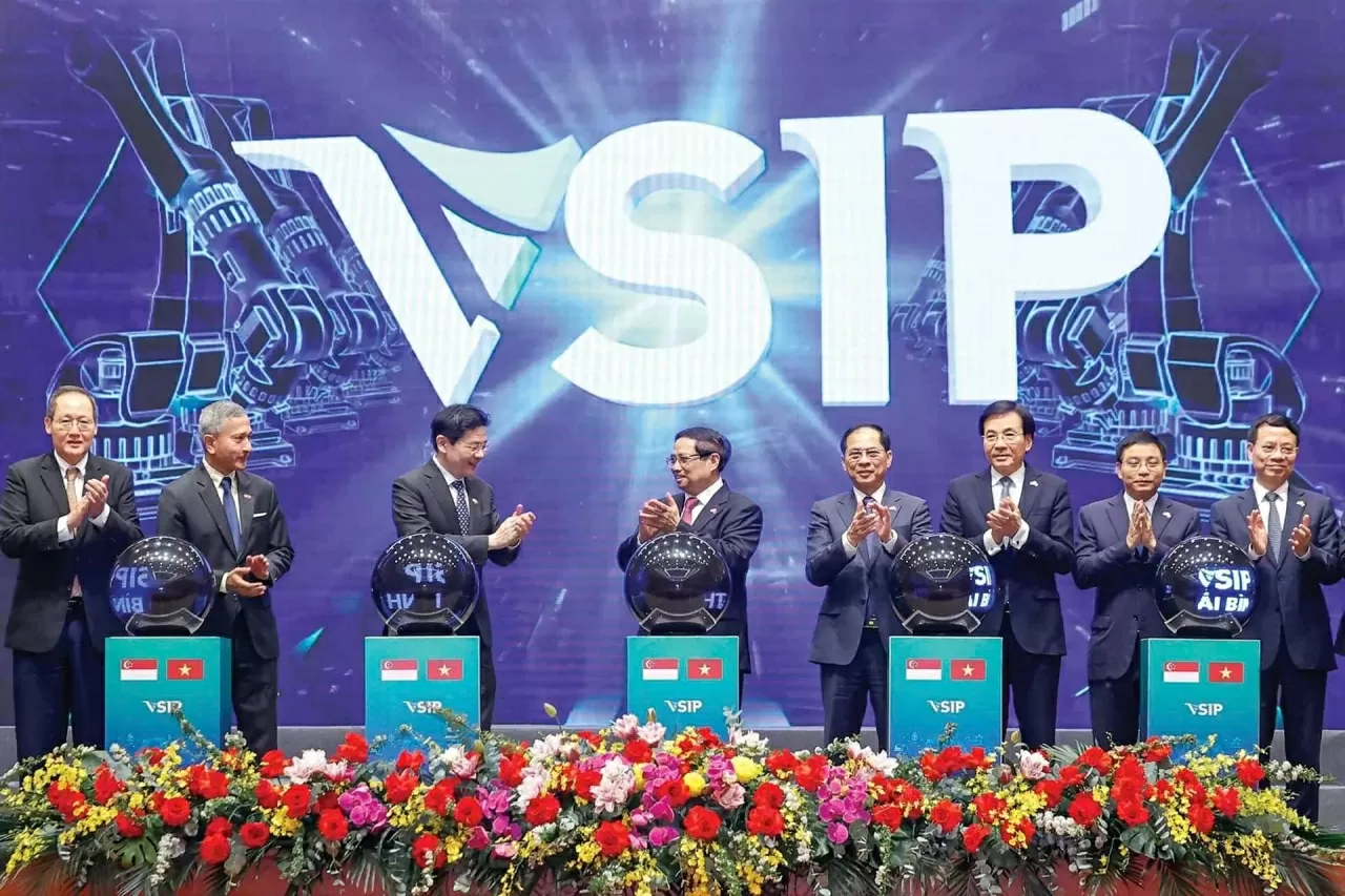 Vietnam-Singapore realations: Synergy in thinking, extraordinary outcomes Vietnam-Singapore realations: Synergy in thinking, extraordinary outcomes