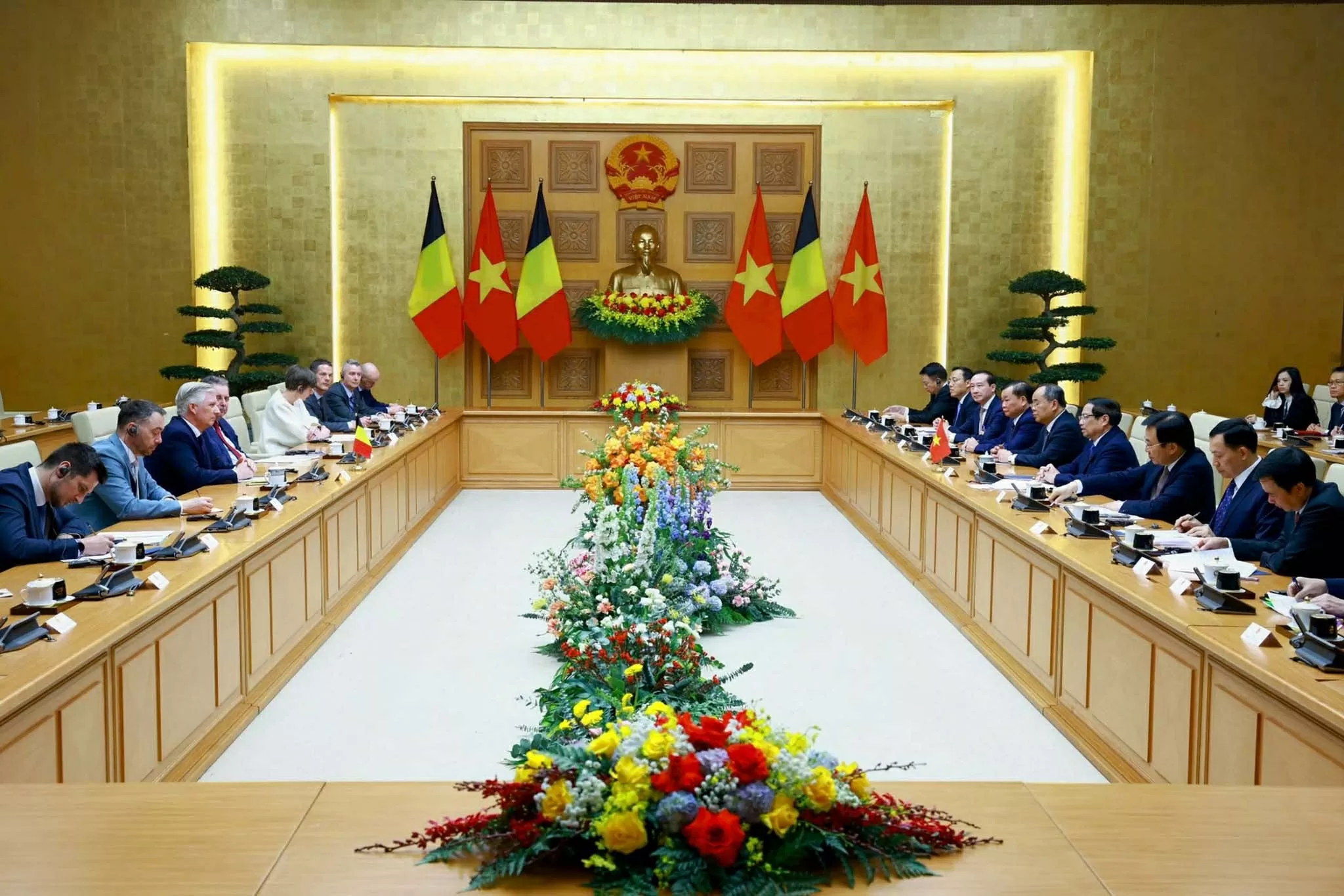 PM Pham Minh Chinh meets with King Philippe, hoping for deeper Vietnam-Belgium cooperation PM Pham Minh Chinh meets with King Philippe, hoping for deeper Vietnam-Belgium cooperation