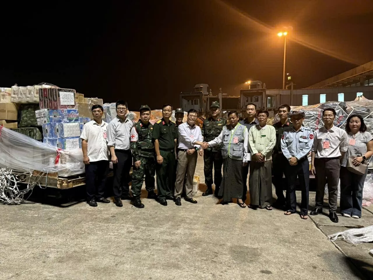 Ambassador Ly Quoc Tuan: Devoted and Dedicated to Protecting Vietnamese Citizens in Aftermath of Earthquake in Myanmar