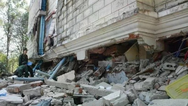 Vietnam's army and security forces actively implement earthquake relief efforts in Myanmar