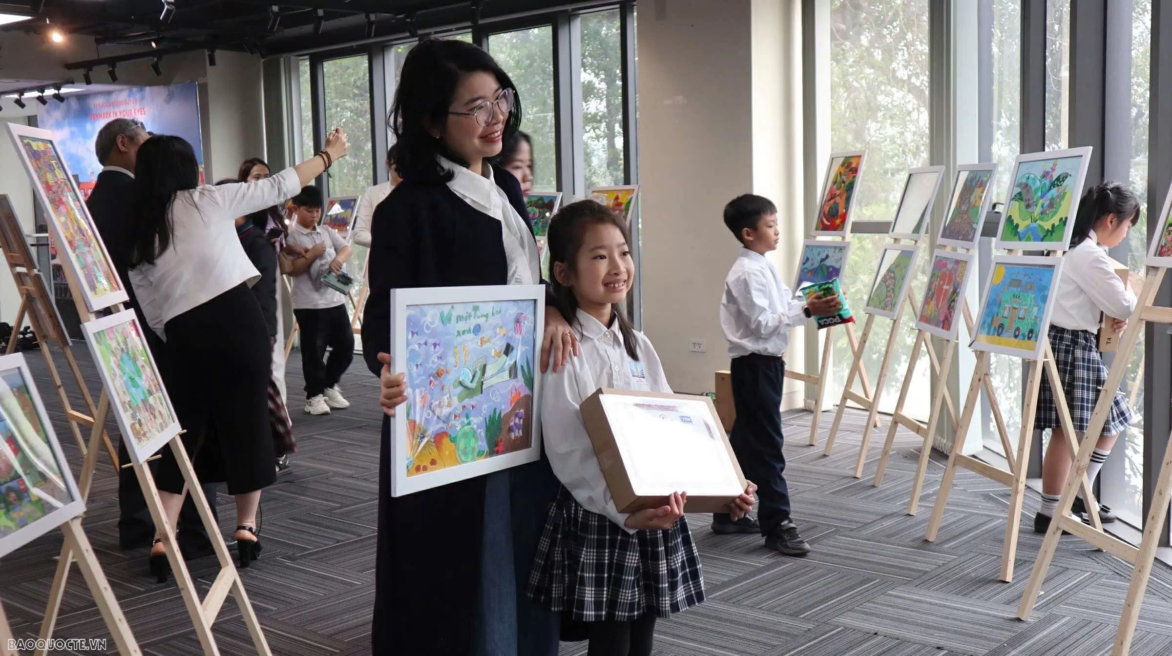 Denmark in Your Eyes competition: 24.600 Vietnamese students nationwide put their green initiatives on paper paintings Denmark in Your Eyes competition: 24.600 Vietnamese students nationwide put their green initiatives on paper paintings