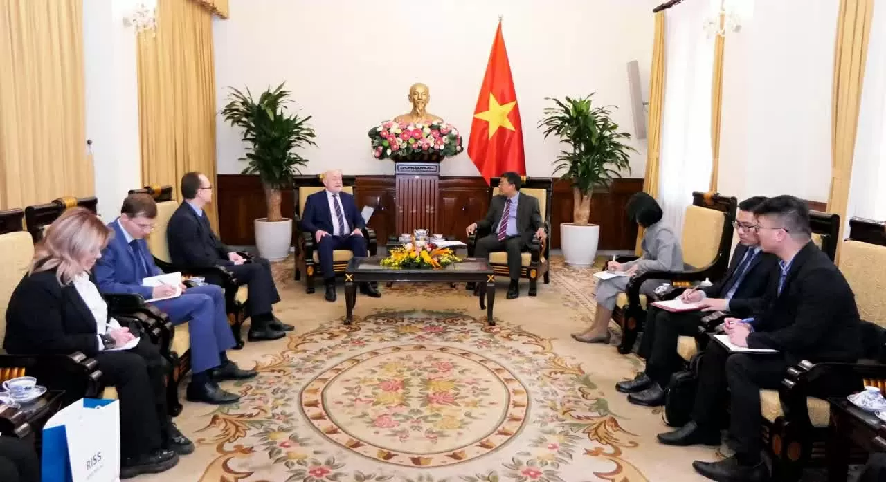 Permanent Deputy Minister of Foreign Affairs Nguyen Minh Vu receives Director of the Institute for Strategic Studies, former Prime Minister of the Rus Permanent Deputy Minister of Foreign Affairs Nguyen Minh Vu receives Director of the Institute for Strategic Studies, former Prime Minister of the Rus