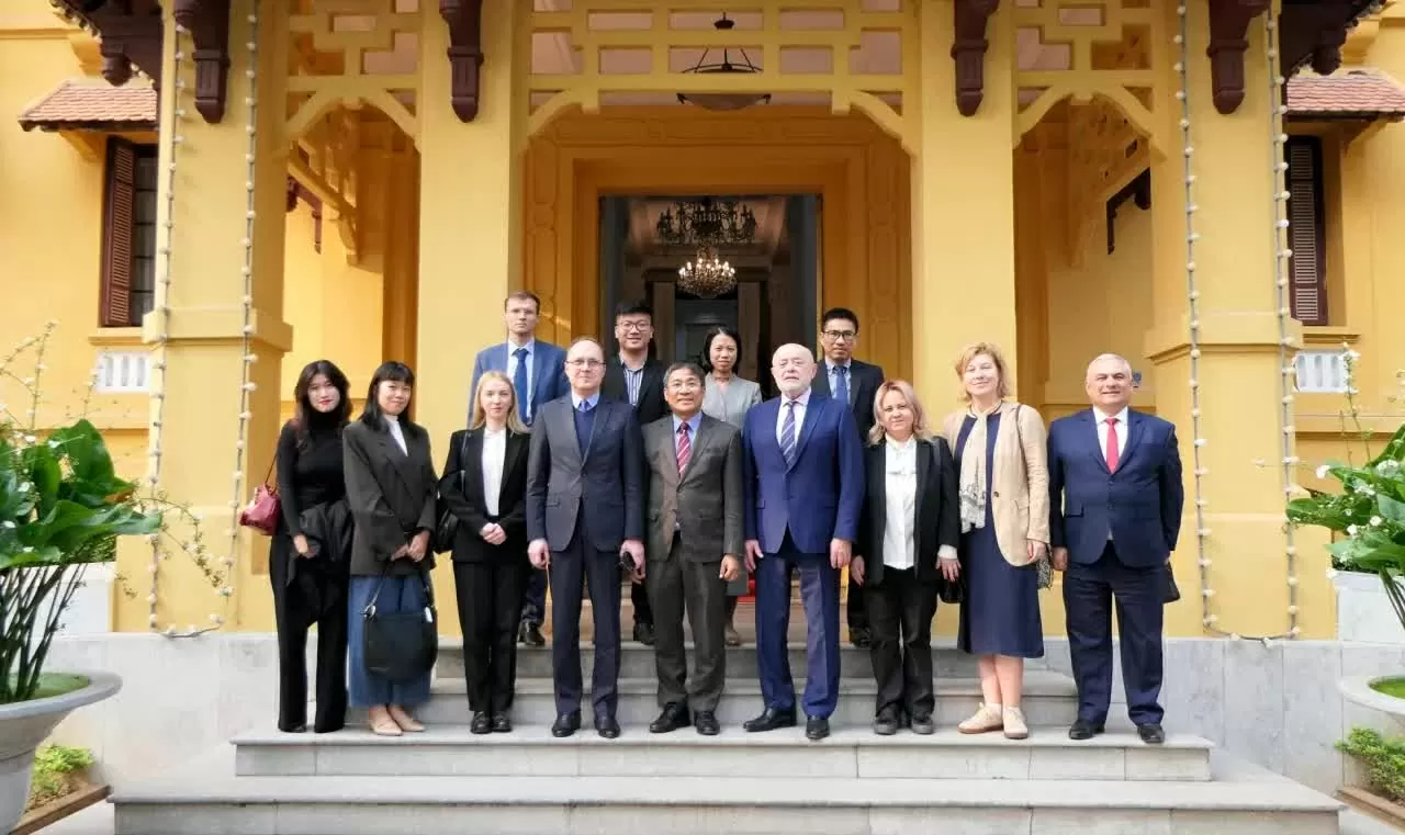 Permanent Deputy Minister of Foreign Affairs Nguyen Minh Vu receives Director of the Institute for Strategic Studies, former Prime Minister of the Rus Permanent Deputy Minister of Foreign Affairs Nguyen Minh Vu receives Director of the Institute for Strategic Studies, former Prime Minister of the Rus