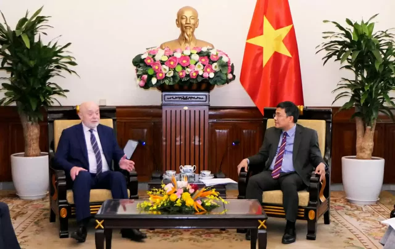 Permanent Deputy Minister of Foreign Affairs Nguyen Minh Vu receives Director of the Institute for Strategic Studies, former Prime Minister of the Rus Permanent Deputy Minister of Foreign Affairs Nguyen Minh Vu receives Director of the Institute for Strategic Studies, former Prime Minister of the Rus