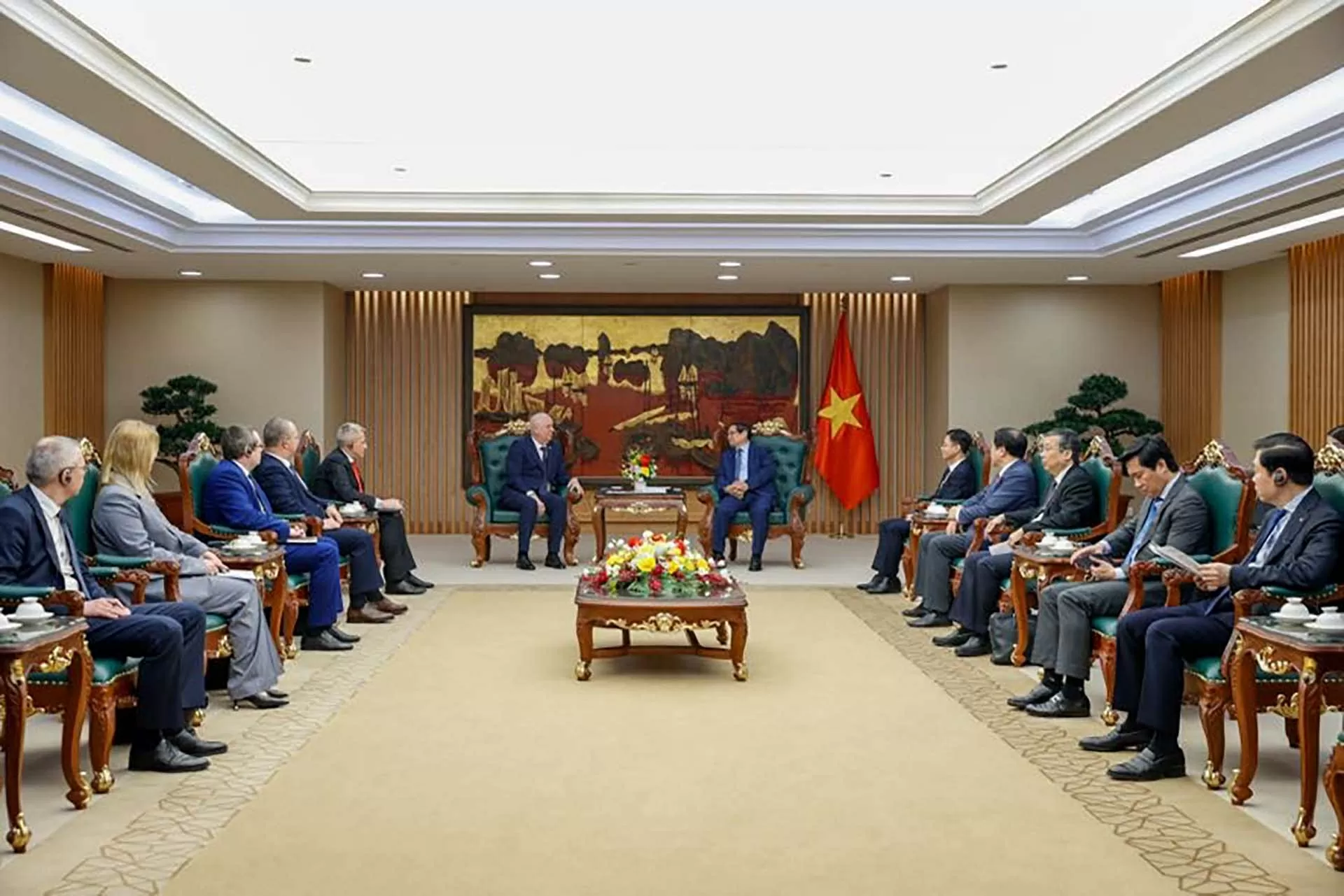 Prime Minister Pham Minh Chinh welcomes Belarusian Deputy Prime Minister Anatoly Sivak