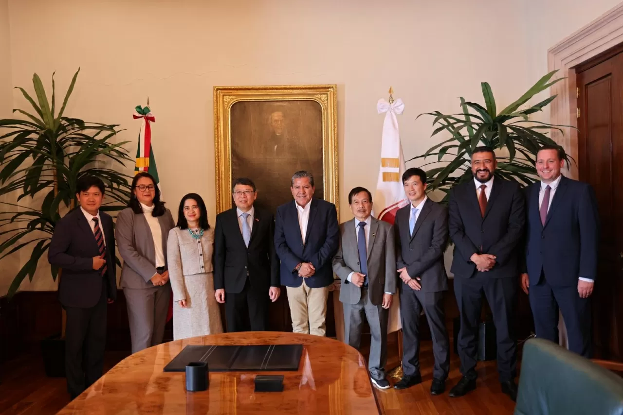 Đại sứ Nguyễn Văn Hải thăm và làm việc tại bang Zacatecas. Thống đốc David Monreal Ávila tiếp đoàn. (Ảnh: NVCC) Đại sứ Nguyễn Văn Hải thăm và làm việc tại bang Zacatecas. Thống đốc David Monreal Ávila tiếp đoàn. (Ảnh: NVCC)