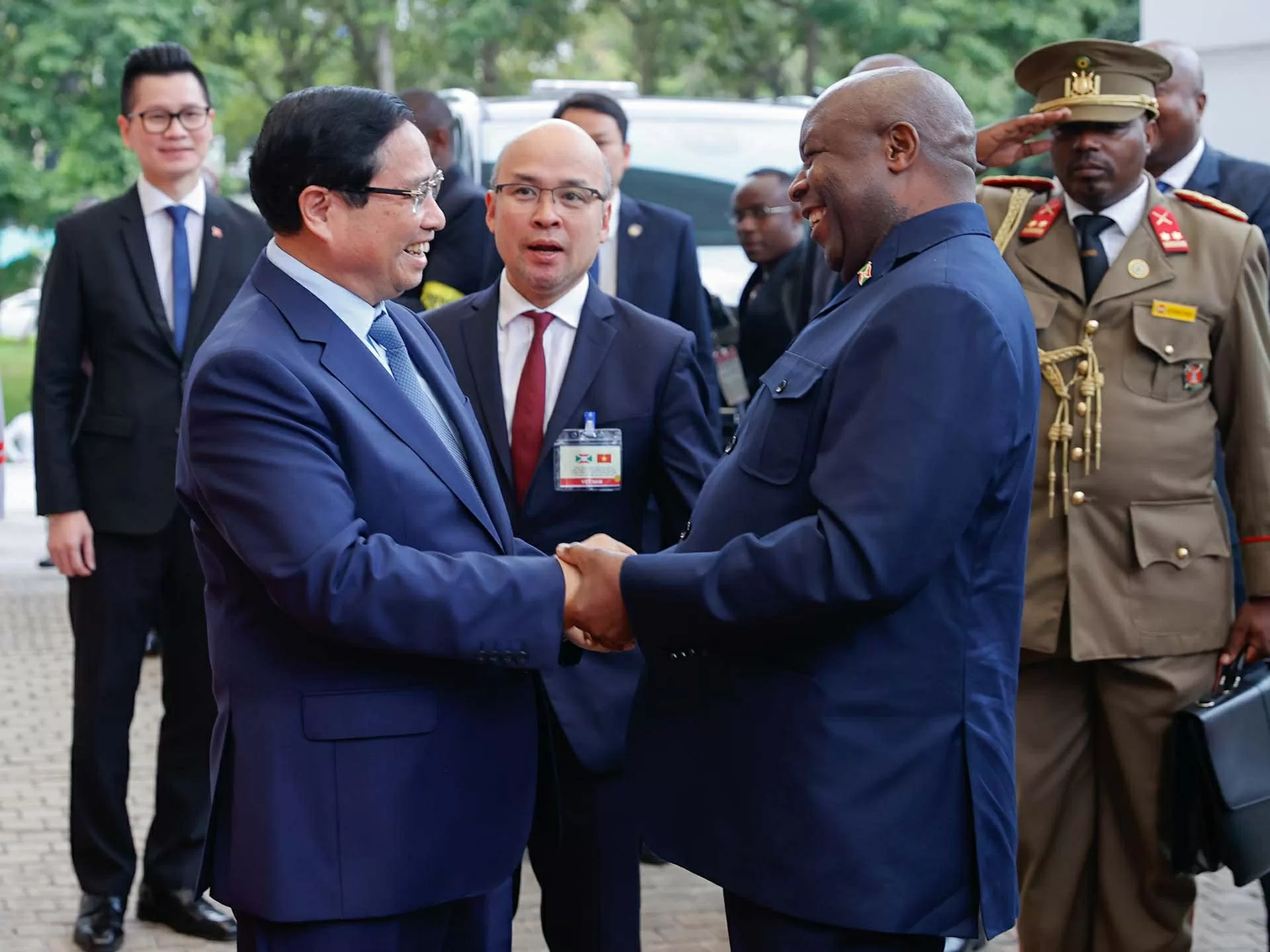 PM Pham Minh Chinh meets with Burundian President  Évariste Ndayishimiye