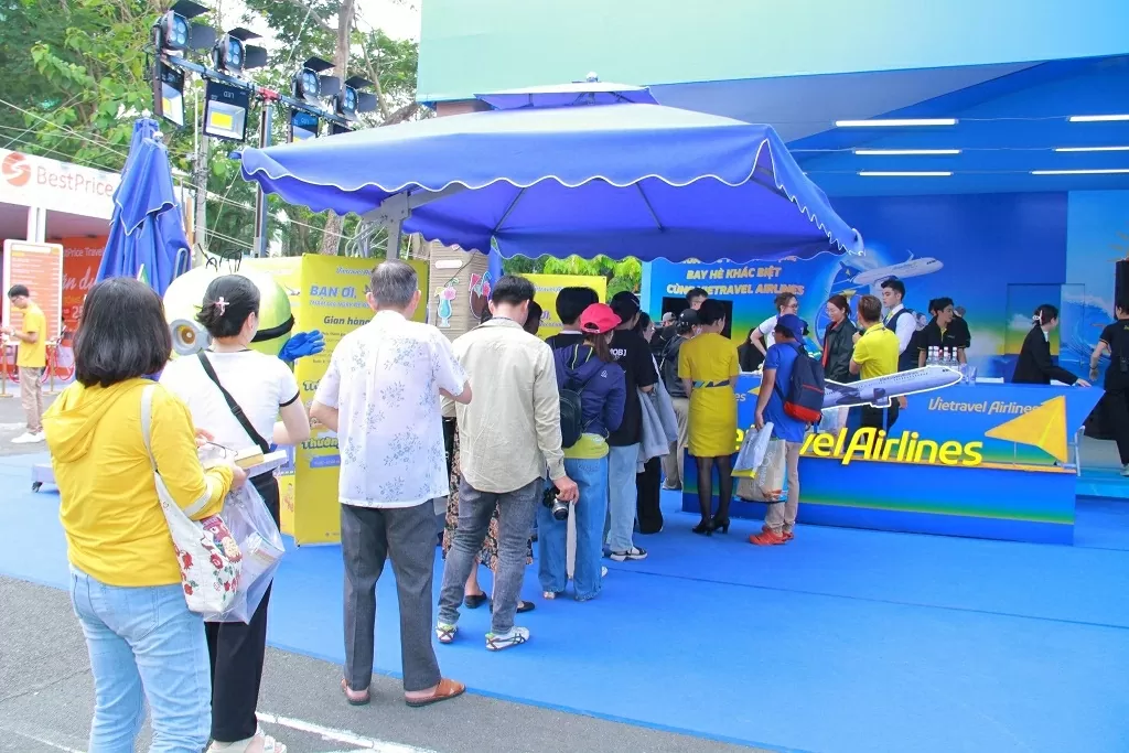 Vietravel Airlines slashes airfares by 20% at Ho Chi Minh City tourism festival Vietravel Airlines slashes airfares by 20% at Ho Chi Minh City tourism festival