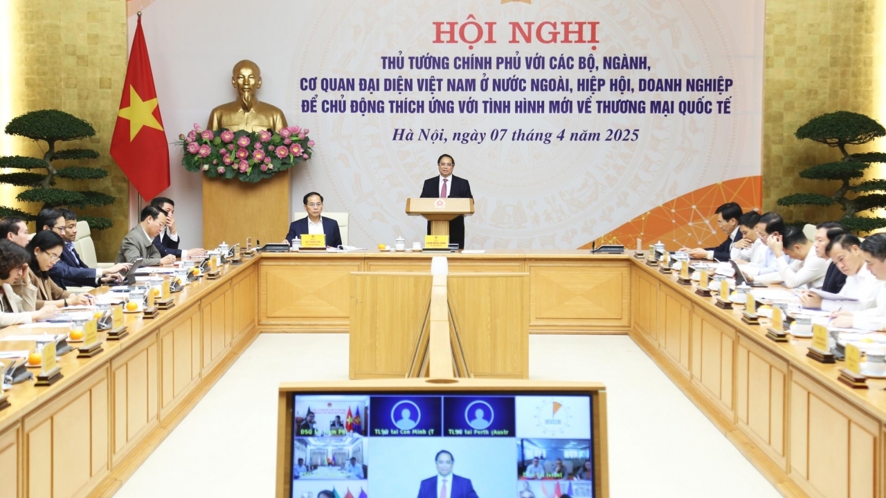 Prime Minister Pham Minh Chinh chairs meeting discussing measures to adapt to changes in int'l trade
