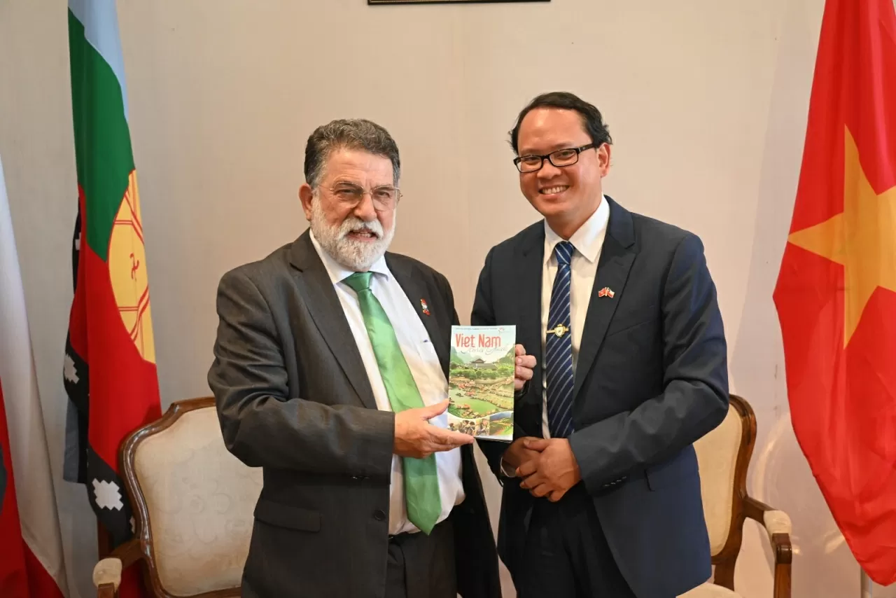 Ambassador Nguyen Viet Cuong: Vietnam and Chile ‘Sowing Seeds for a Greener Future,' Like Two Friends Sharing a Dream Ambassador Nguyen Viet Cuong: Vietnam and Chile ‘Sowing Seeds for a Greener Future,' Like Two Friends Sharing a Dream