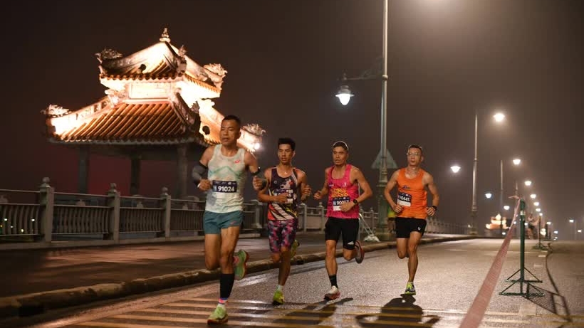 More than 12,000 runners participate in VnExpress Marathon Hue 2025
