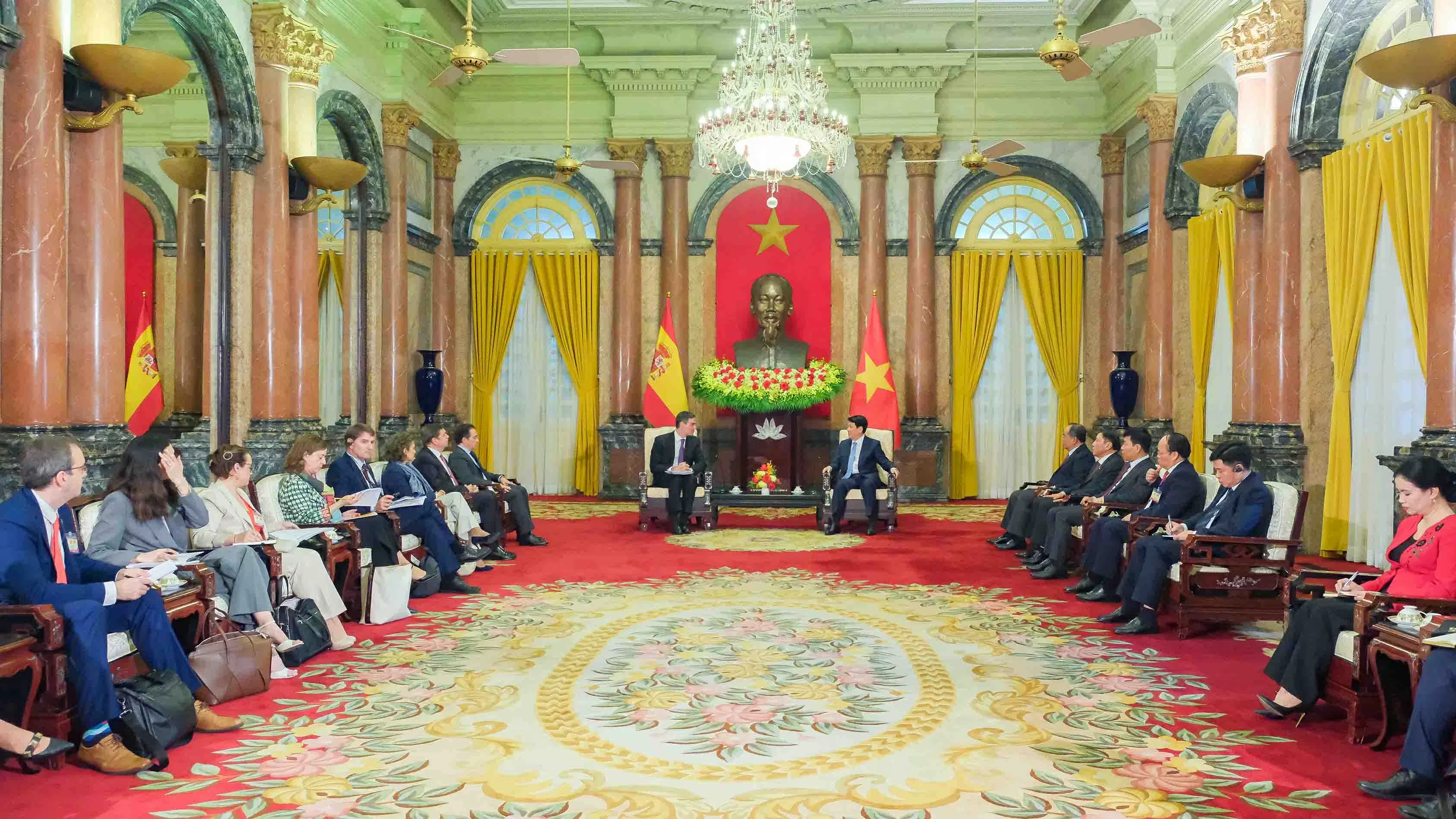 President Luong Cuong receives Spanish PM Pedro Sánchez