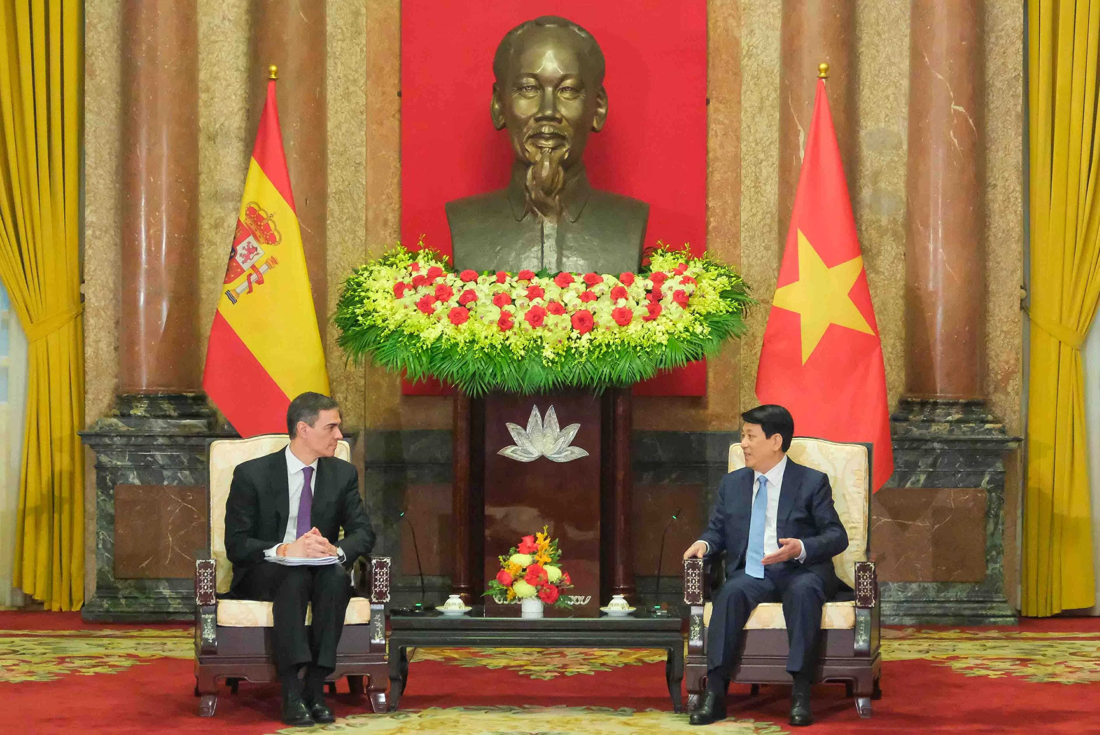 President Luong Cuong receives Spanish PM Pedro Sánchez