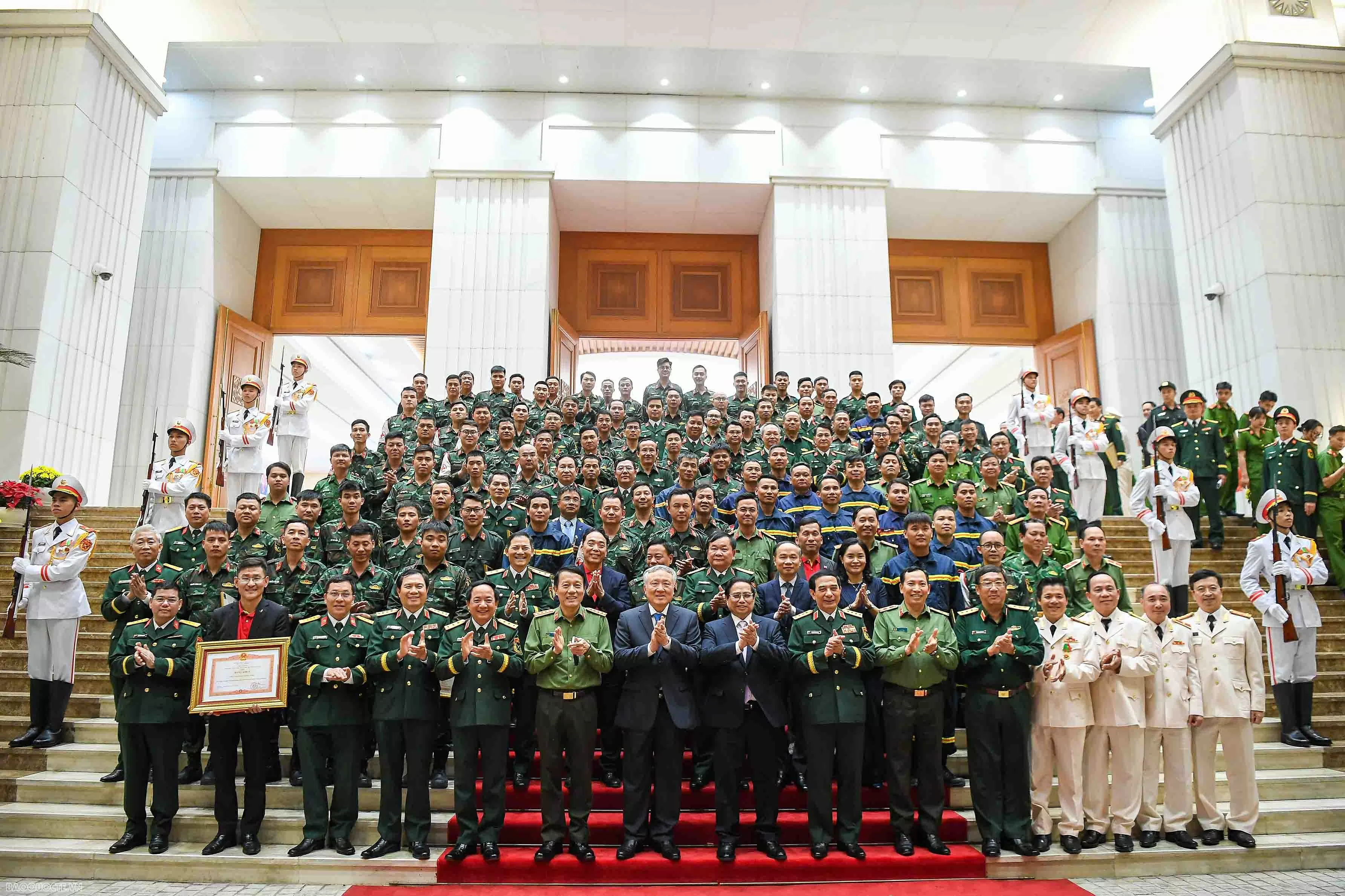 PM chaired commendation ceremony for the aid mission to earthquake-hit Myanmar