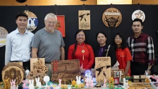 VIETFEST 2025 attracts international friends in Australia