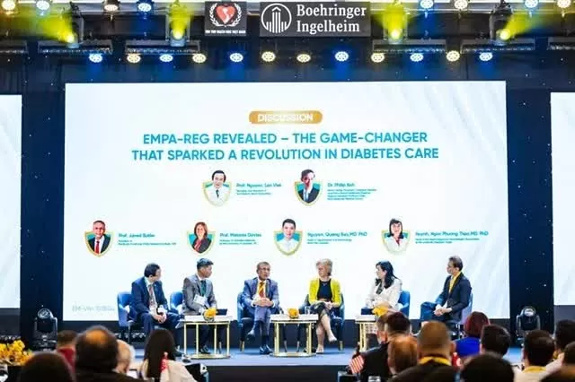 Local and international experts in cardiovascular-renal-metabolic healthcare came together for a panel discussion held as part of the symposium. (Photo courtesy of the organiser)