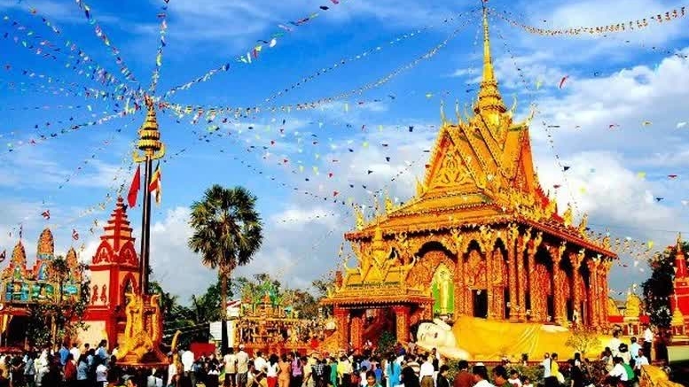 Prime Minister Pham Minh Chinh extends New Year wishes to Khmer people