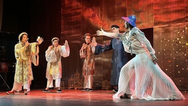 Vietnamese history, legends recreated on French stage thanks to French-Vietnamese director