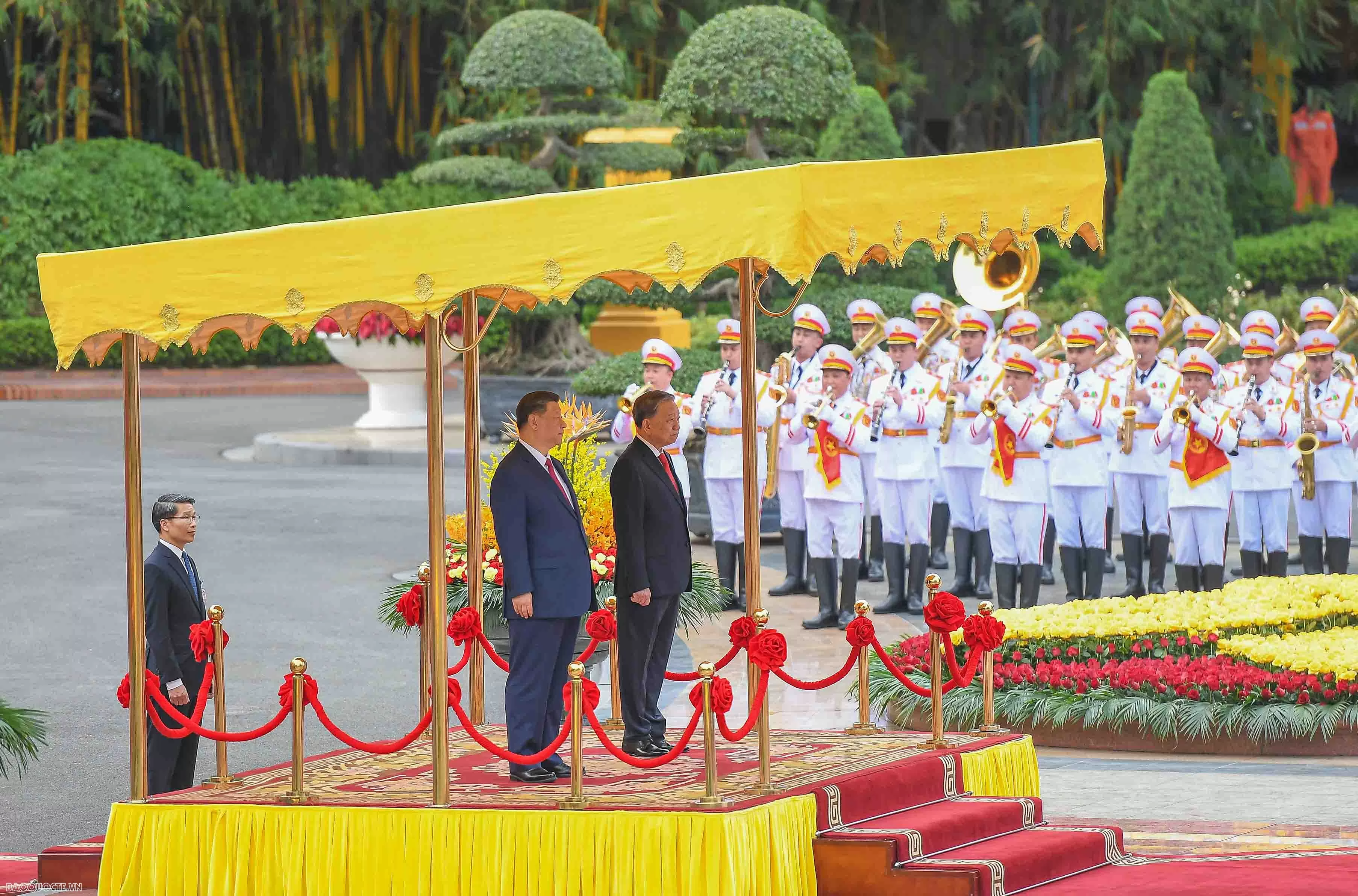 Welcome ceremony held for Party General Secretary, President of China Xi Jinping in Hanoi
