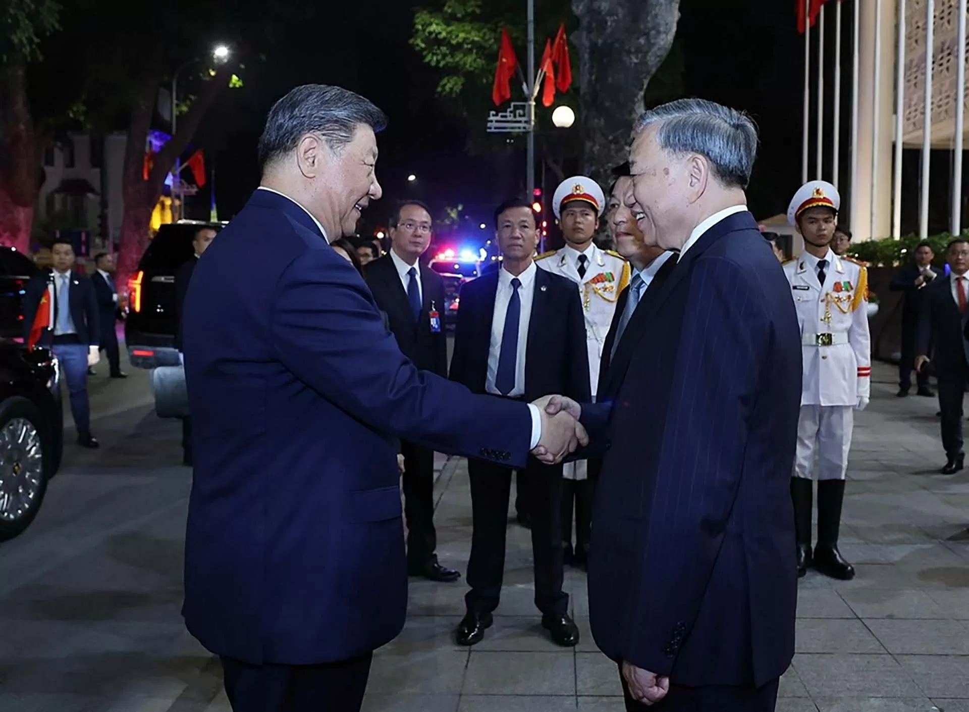 Grand banquet held in honour of Party General Secretary, President of China Xi Jinping in Hanoi