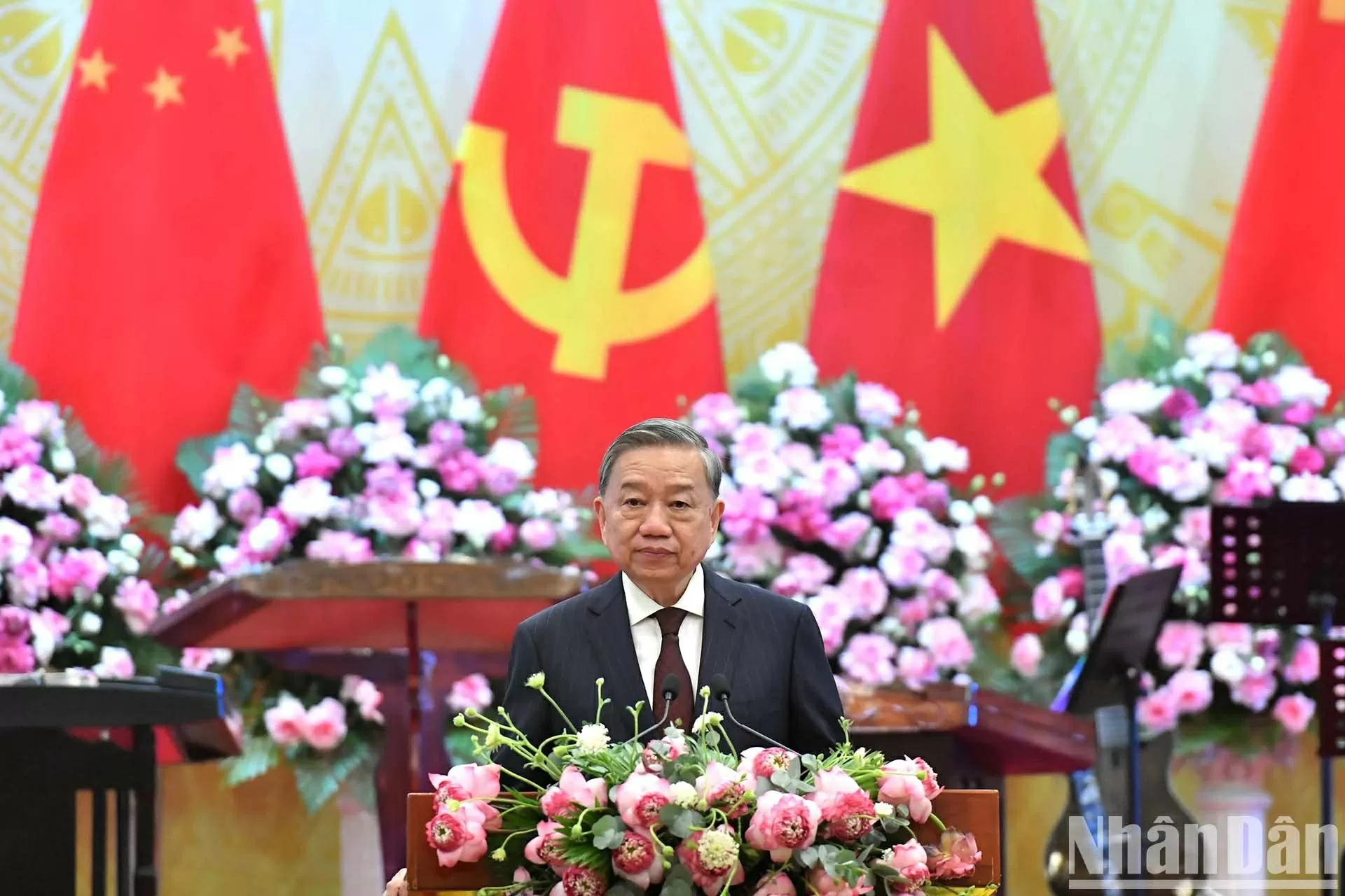 Grand banquet held in honour of Party General Secretary, President of China Xi Jinping in Hanoi Grand banquet held in honour of Party General Secretary, President of China Xi Jinping in Hanoi
