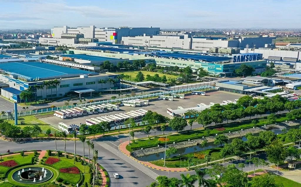 3. Bắc Ninh tiếp tục đẩy mạnh phát triển các ngành công nghiệp công nghệ cao, xanh, sạch, thân thiện với môi trường. (Nguồn: Kinh tế Môi trường) 3. Bắc Ninh tiếp tục đẩy mạnh phát triển các ngành công nghiệp công nghệ cao, xanh, sạch, thân thiện với môi trường. (Nguồn: Kinh tế Môi trường)